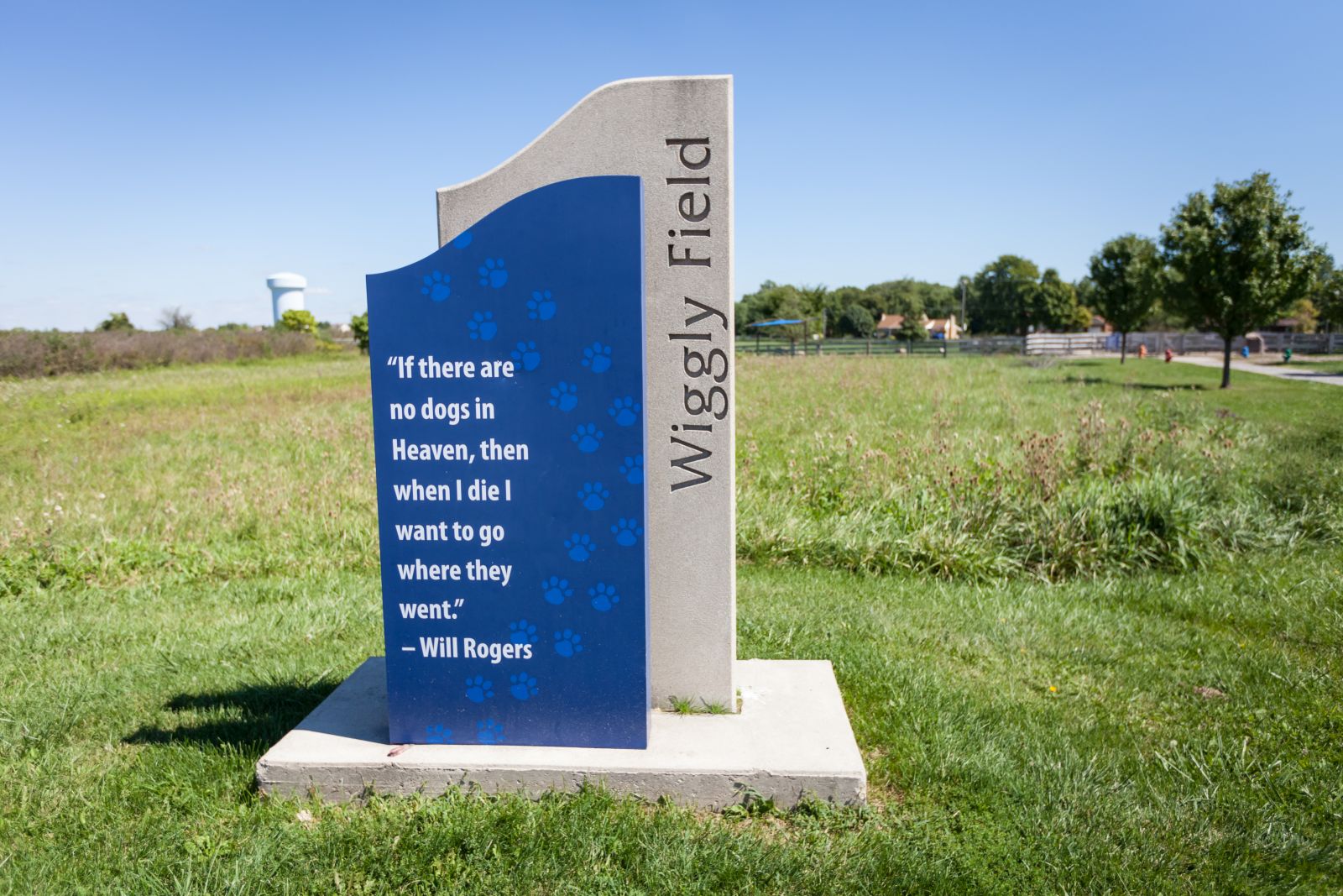 Wiggly_Dog_Park_-_10_Dogs_in_Heaven_Sign