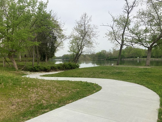 Paddling access to Great Miami River